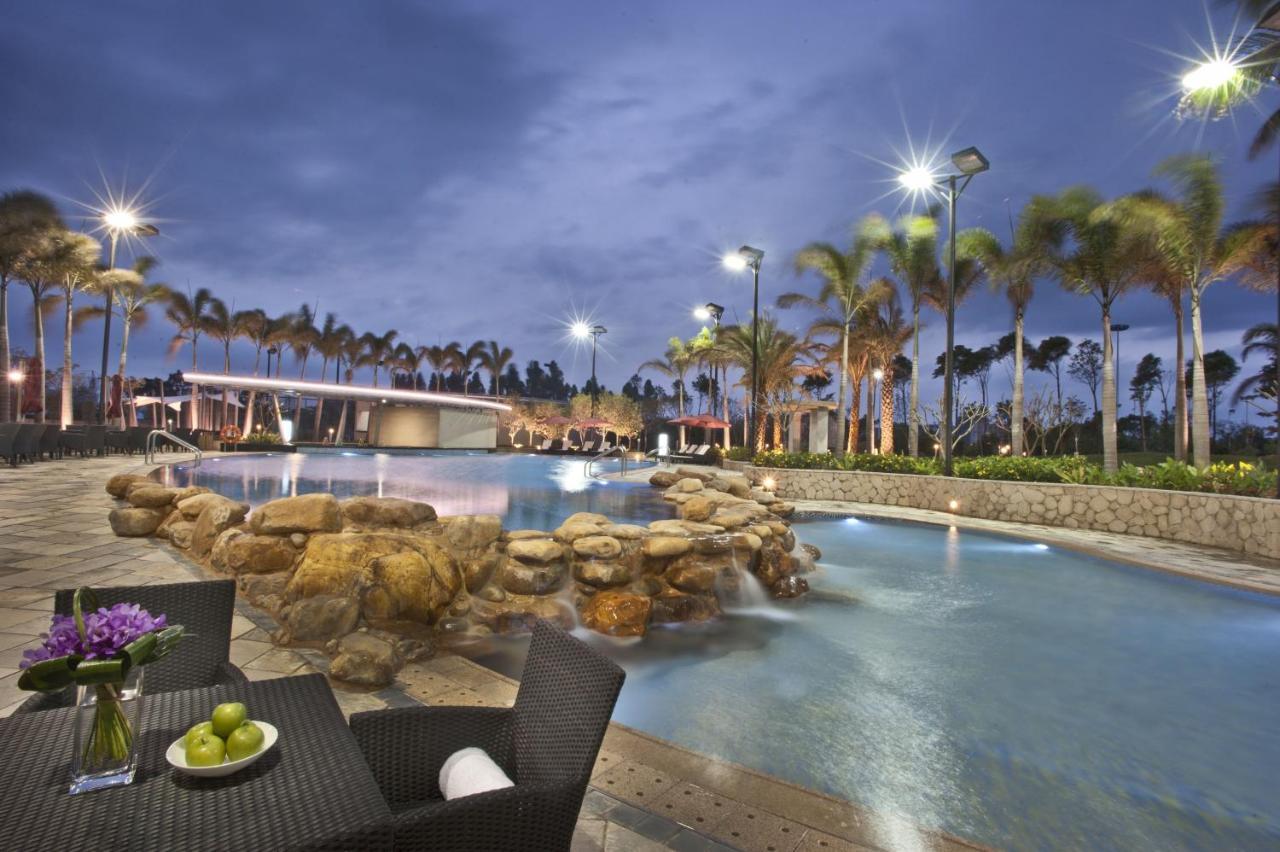 Crowne Plaza Huizhou By Ihg Hotel Exterior photo